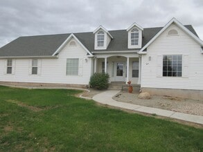 Building Photo - 917 S Laurie Ln