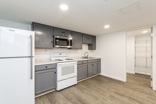 Building Photo - 400 W Bridge St