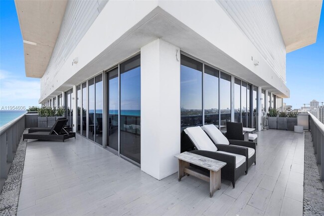 Building Photo - 5875 Collins Ave