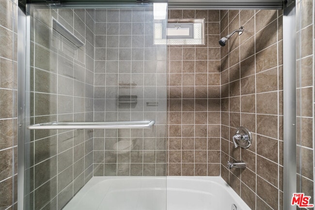 Building Photo - 1543 W 23rd St