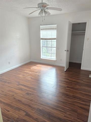 Building Photo - 2314 Village N Dr