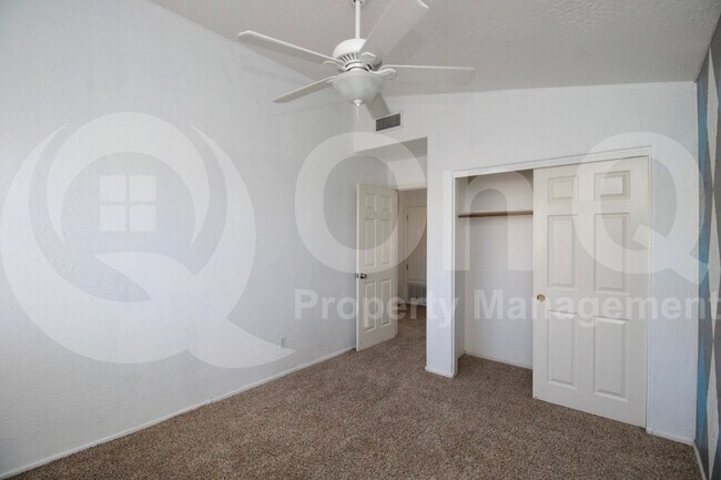 Building Photo - 16257 S 12th Pl