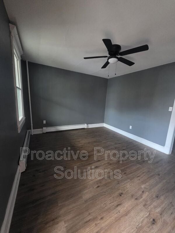 Building Photo - 532 Alder St