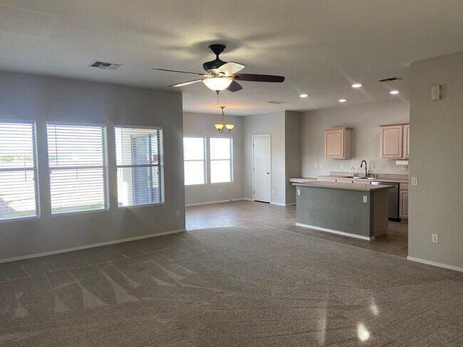 Building Photo - 1330 E Pedro Rd