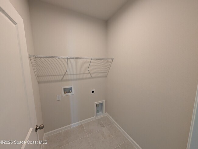 Building Photo - 2504 Landing Dr