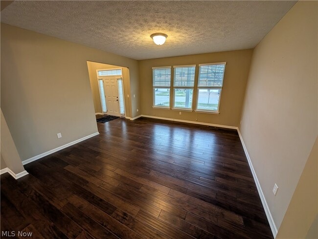 Building Photo - 32815 Rebecca Ln