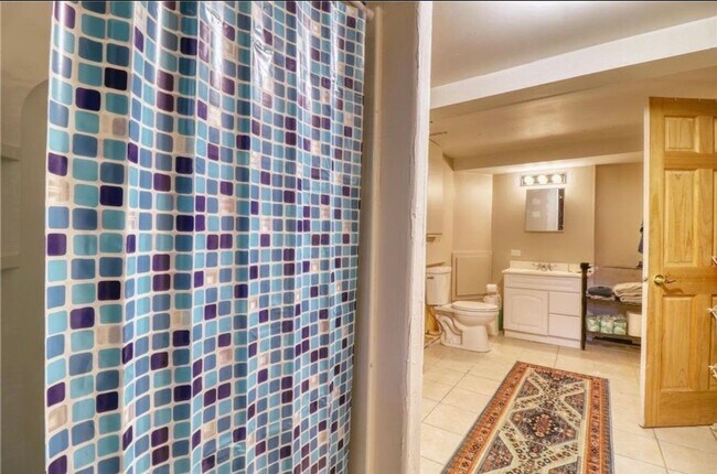 Building Photo - 5 bed 2 bath house close to Concordia and MSUM