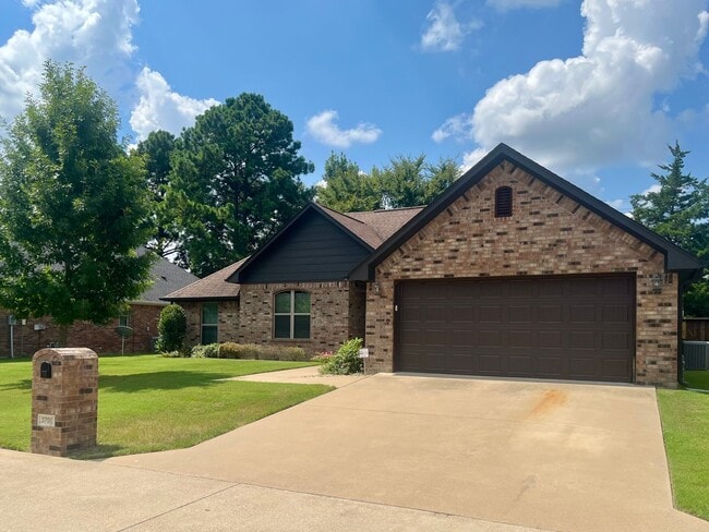 Building Photo - 3700 Old Omen Rd