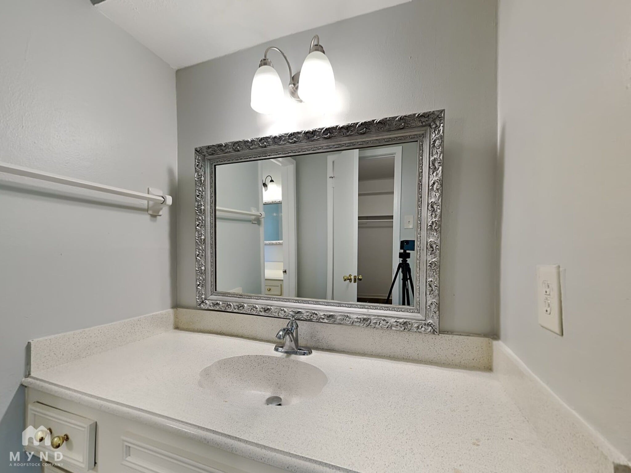 Building Photo - 15110 Gladebrook Dr