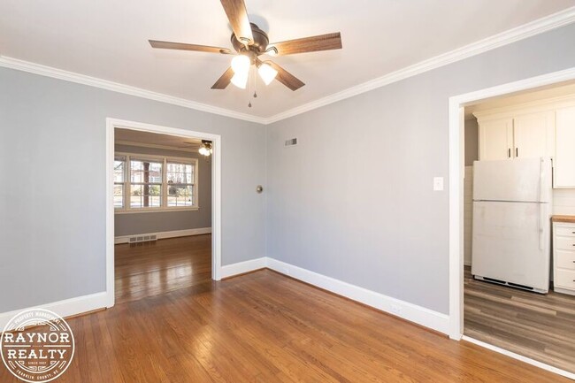 Building Photo - 433 Norvell St