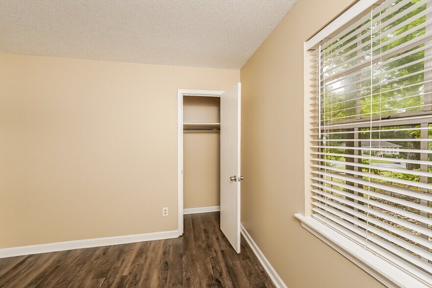 Building Photo - 1416 Maralyn Dr