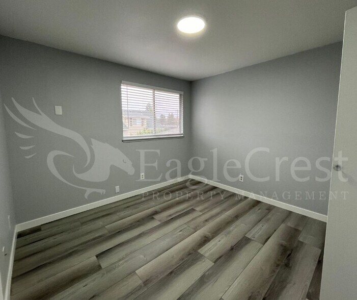 Building Photo - 17/19 S. Roosevelt