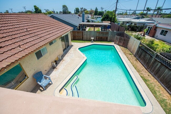Building Photo - COSTA MESA: 3 Bedroom Single Story Home with a Pool