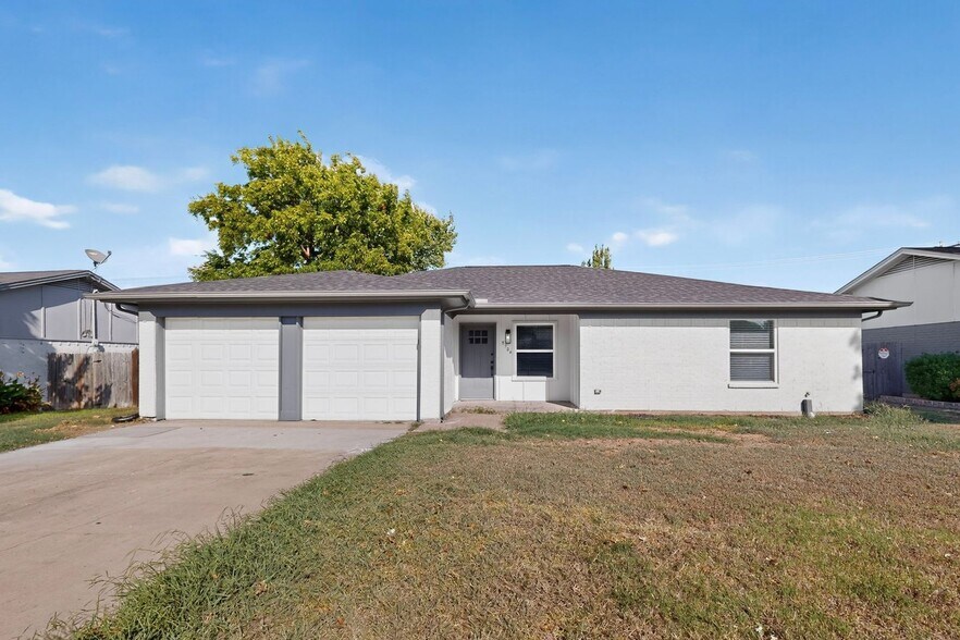 Building Photo - 5704 Newman Dr