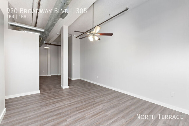 Building Photo - ? Trendy 1BR Loft in the Heart of Downtown...