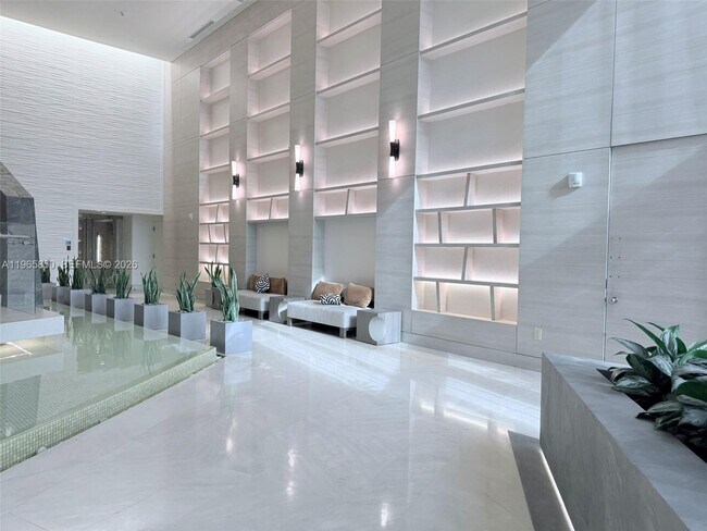 Building Photo - 18201 Collins Ave