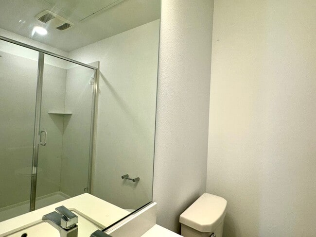 Building Photo - Newer One Bedroom in newer Santa Rosa Deve...