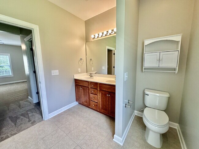 Building Photo - Spacious Four-Bedroom Home with a Bonus Room in Lawton Station!