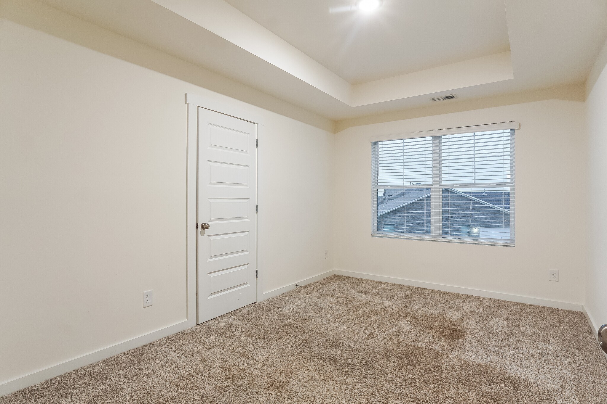 Building Photo - 5418 Bluebell Cir