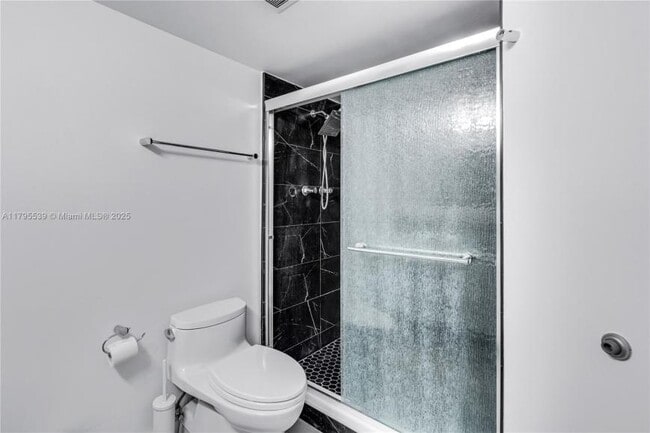 Building Photo - 2 bedroom in North miami Beach FL 33179