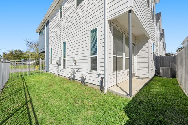 Building Photo - 4002 Elser St