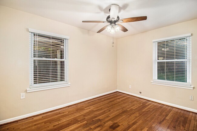 Building Photo - 12225 Dumas St