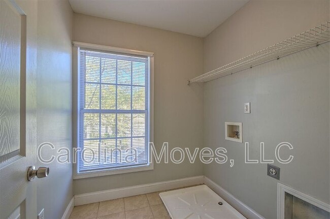 Building Photo - 823 Terrace Creek Dr