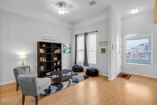 Building Photo - 5533 Ignacio Frias Dr