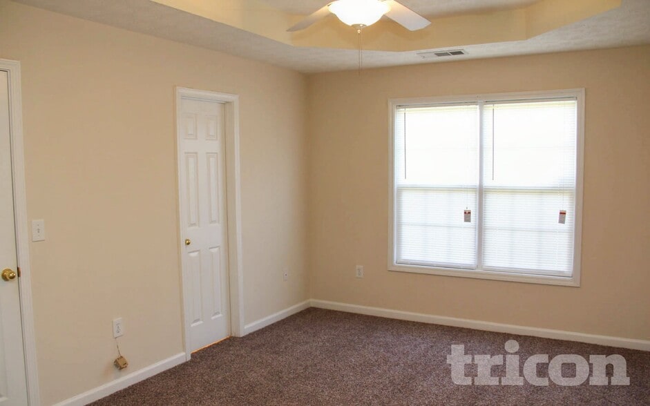 Building Photo - 70 Aiken Way