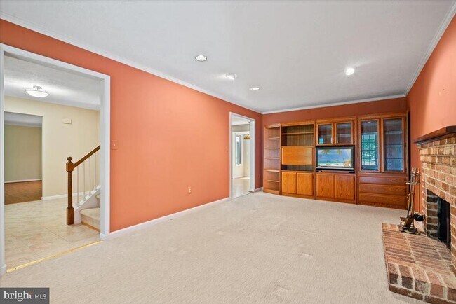 Building Photo - 11811 Dinwiddie Dr