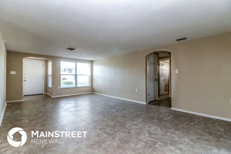 Primary Photo - 9130 Hunt Club Ln