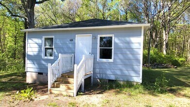 Building Photo - Remodeled Two Bedroom House for Rent in La...