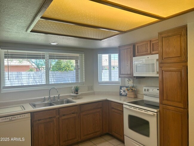 Building Photo - 3534 W Villa Rita Dr