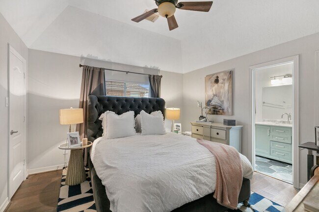 Building Photo - 2560 Costa Mesa Cir