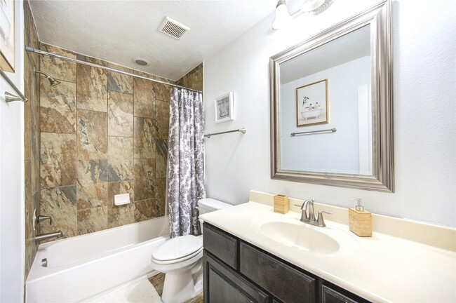 Building Photo - 10702 Claythorne Ct