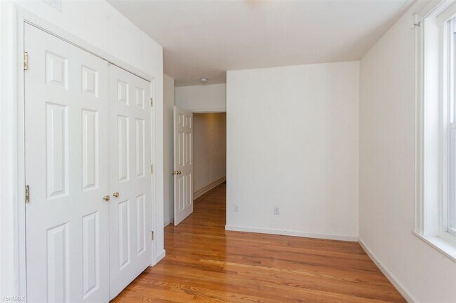 Building Photo - Delightful 5BR 3BA Townhome near Temple Un...