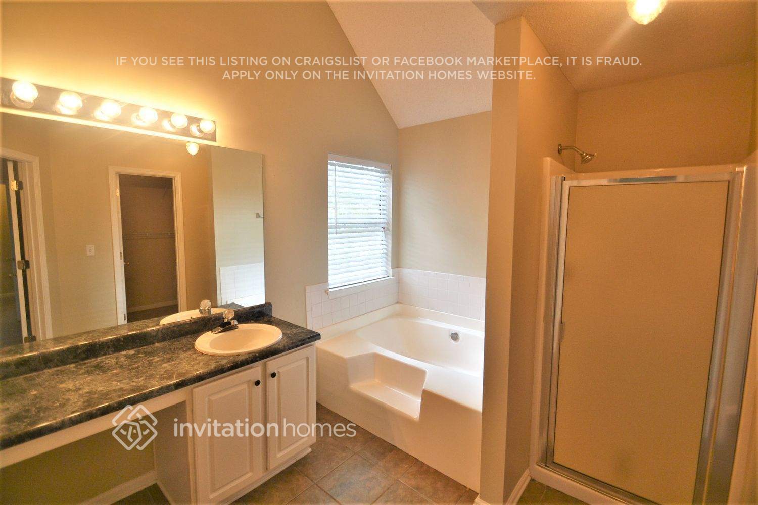 Building Photo - 489 Lakewater Estates Dr