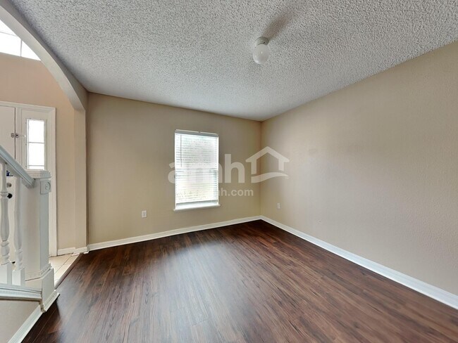 Building Photo - 12911 Parkington Dr