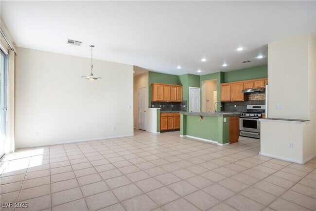 Building Photo - 7423 Cleghorn Canyon Way