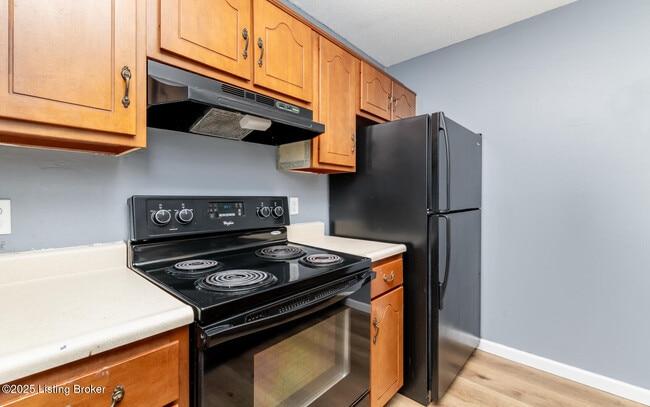 Building Photo - 530 Independence Ct