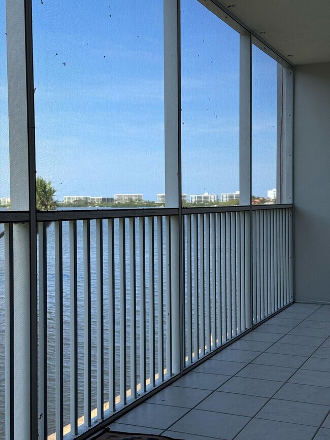 Building Photo - 100 Waterway Dr S