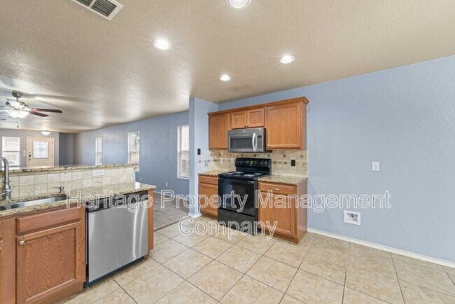 Building Photo - 915 Ridingate Farm