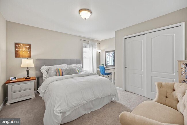 Building Photo - 1025 Forsythia Ln