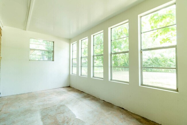 Building Photo - Great Home-Great Price!!!