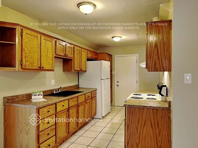 Building Photo - 5501 W Heatherbrae Dr