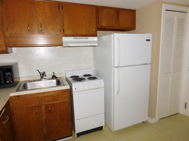 Building Photo - 6222 Harbourside Dr