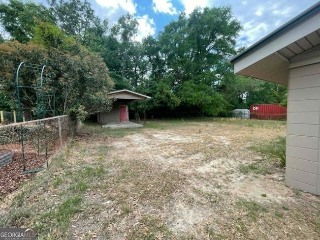 Building Photo - 113 Lakeview Dr