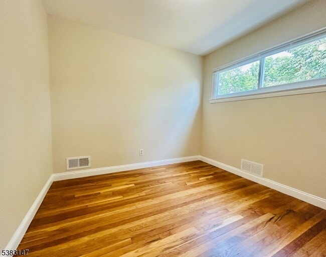 Building Photo - 28 Urma Pl