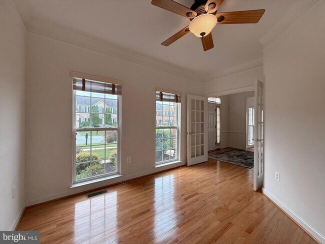 Building Photo - 4415 Medallion Dr