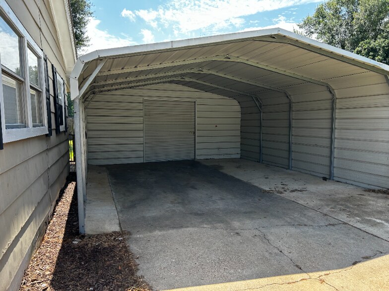 Building Photo - 105 Cardinal St